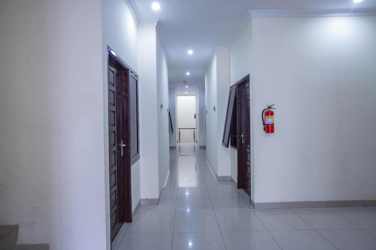 Hotel Oyo 2357 Syariah Grand Raudhah Jakarta Exterior foto