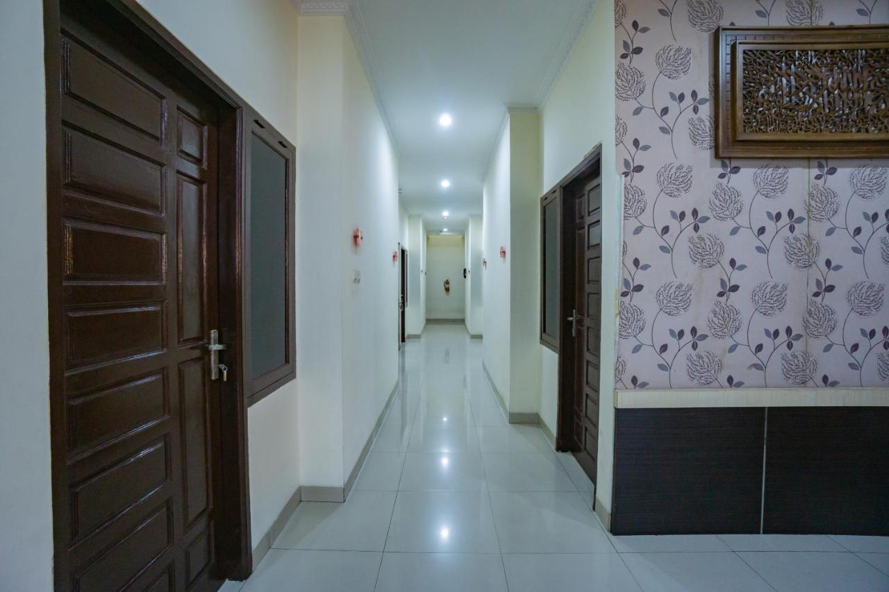 Hotel Oyo 2357 Syariah Grand Raudhah Jakarta Exterior foto