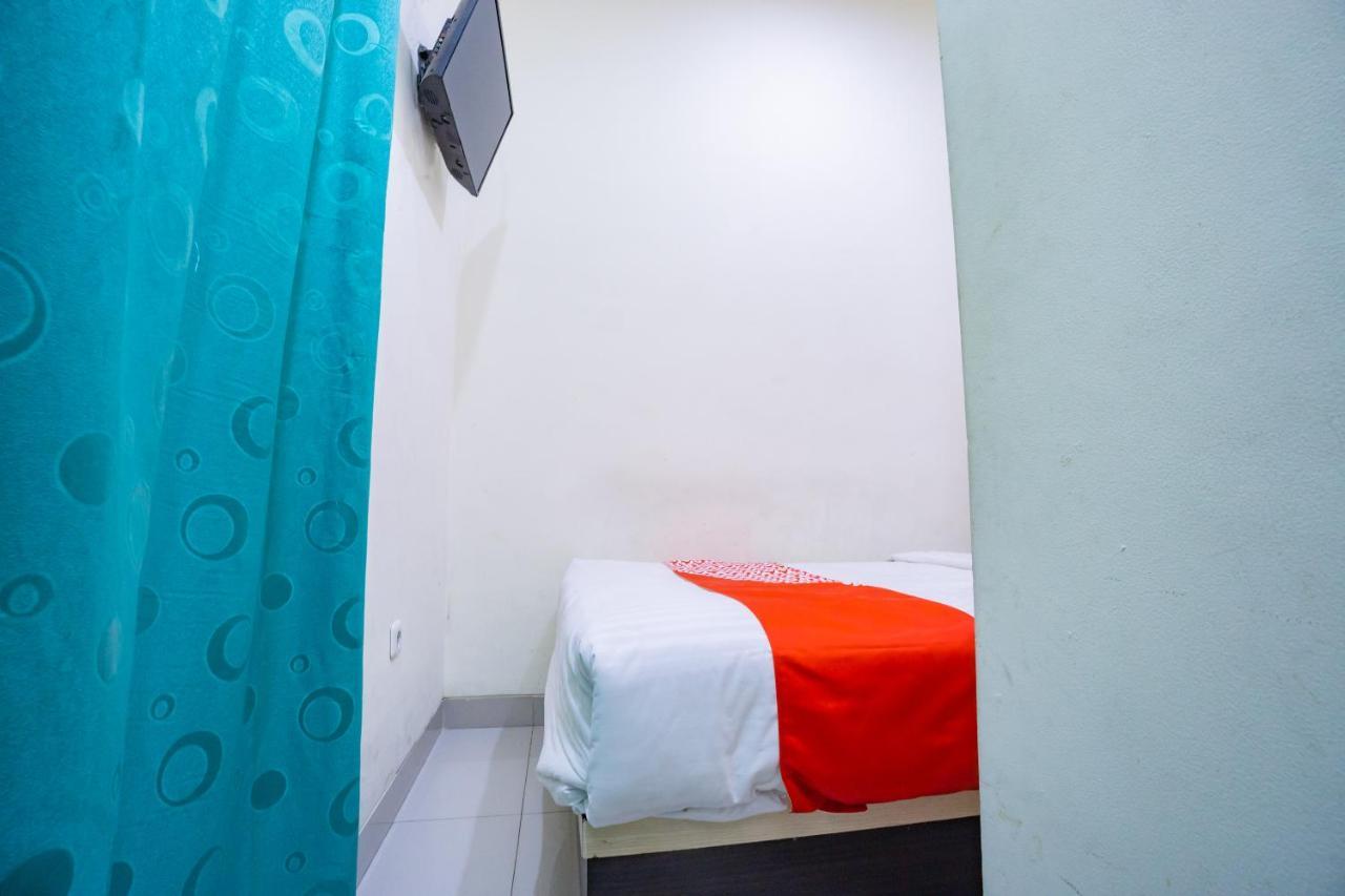 Hotel Oyo 2357 Syariah Grand Raudhah Jakarta Exterior foto